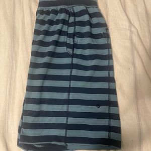 Lululemon men’s shorts great shape tons of life left 9in inseam